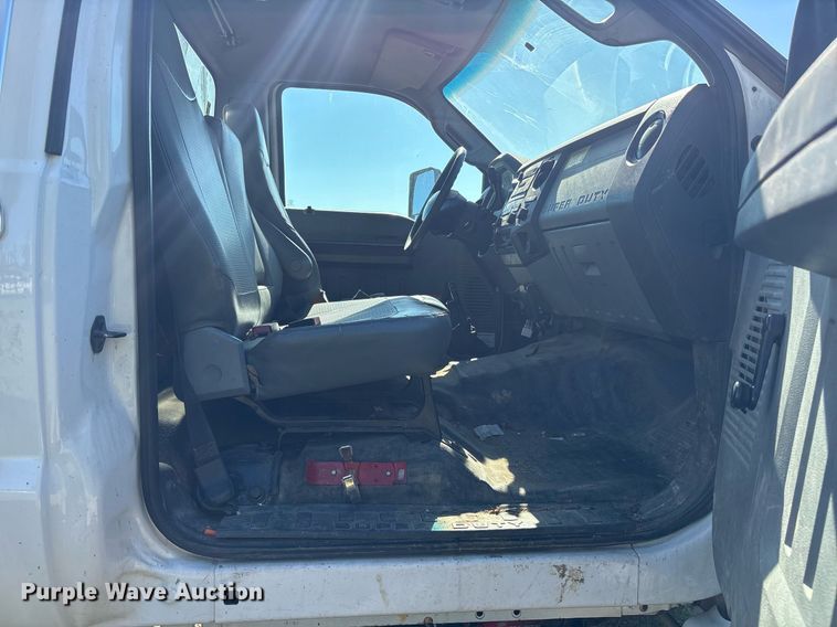 image for item ND9764 2013 Ford F650 Super Duty XL chipper truck