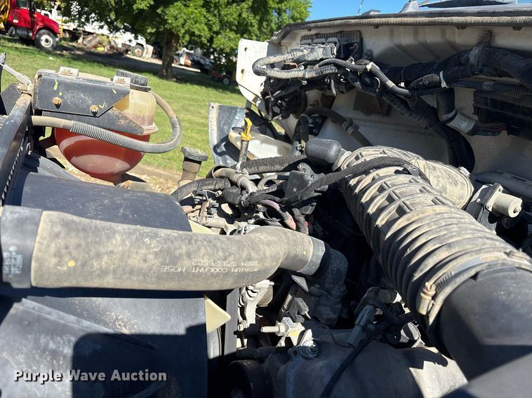 image for item ND9764 2013 Ford F650 Super Duty XL chipper truck