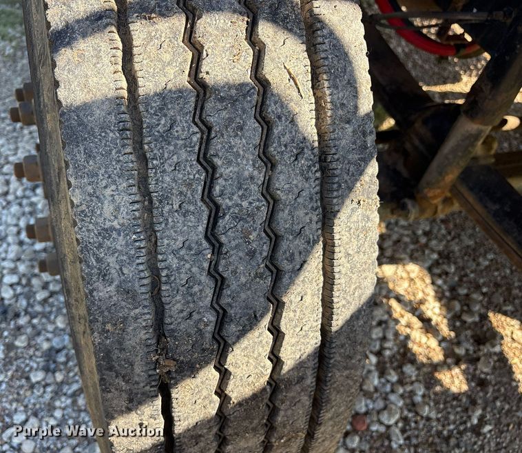 image for item ND9764 2013 Ford F650 Super Duty XL chipper truck