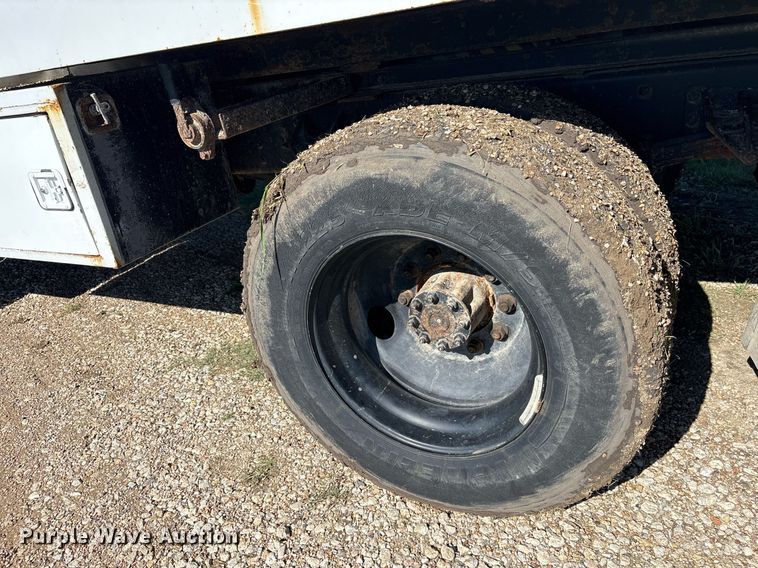 image for item ND9764 2013 Ford F650 Super Duty XL chipper truck