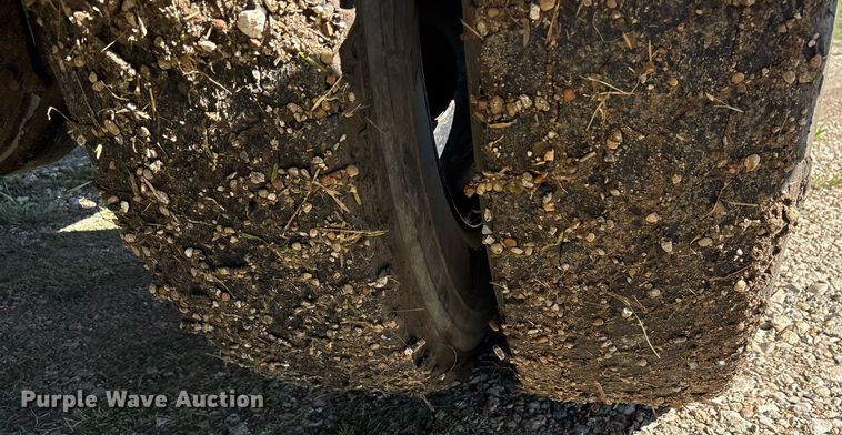 image for item ND9764 2013 Ford F650 Super Duty XL chipper truck