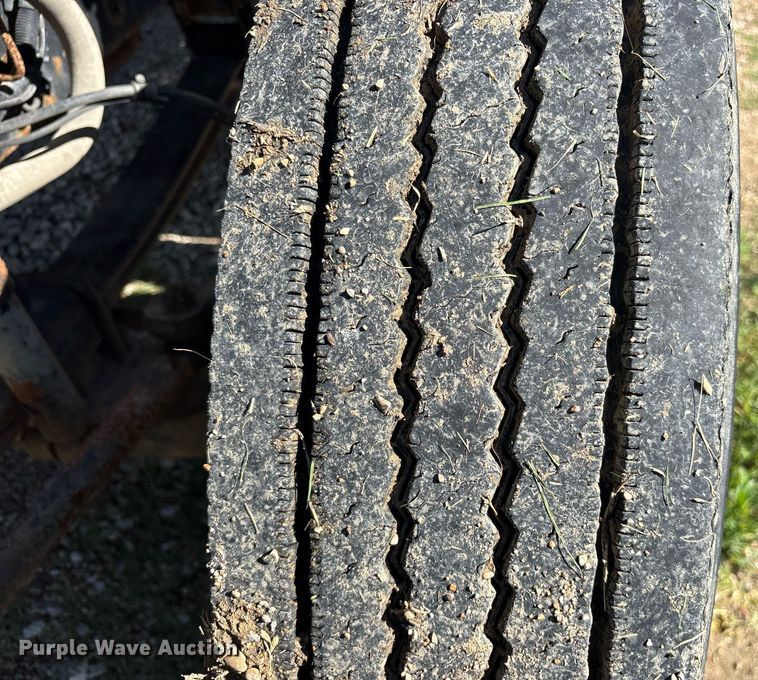 image for item ND9764 2013 Ford F650 Super Duty XL chipper truck