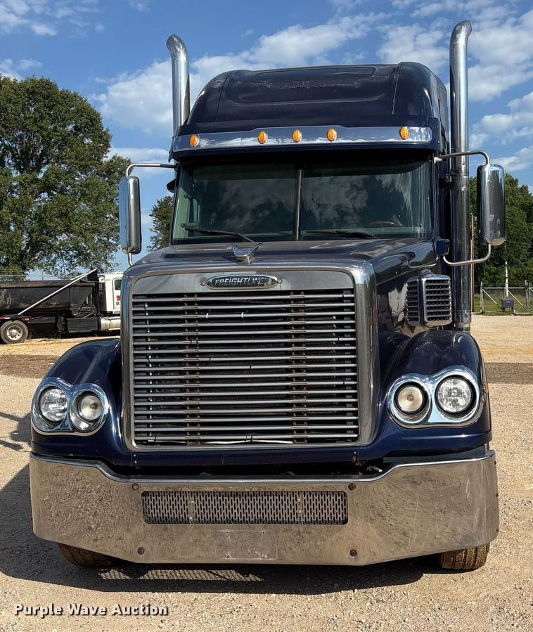 image for item OK9495 2013 Freightliner Coronado glider kit semi truck