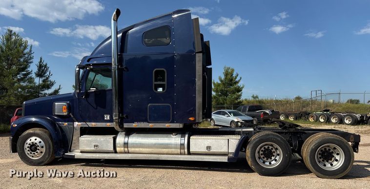 image for item OK9495 2013 Freightliner Coronado glider kit semi truck