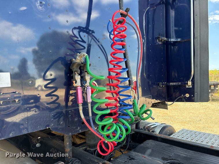 image for item OK9495 2013 Freightliner Coronado glider kit semi truck