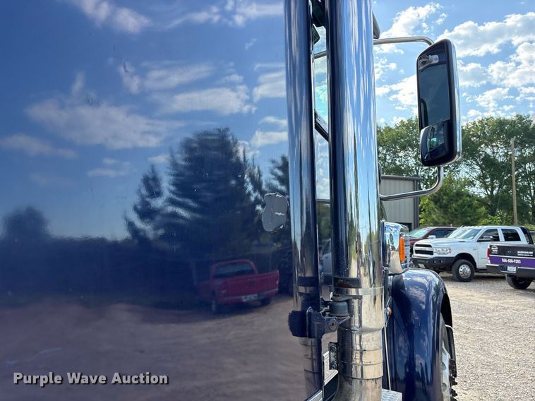 image for item OK9495 2013 Freightliner Coronado glider kit semi truck