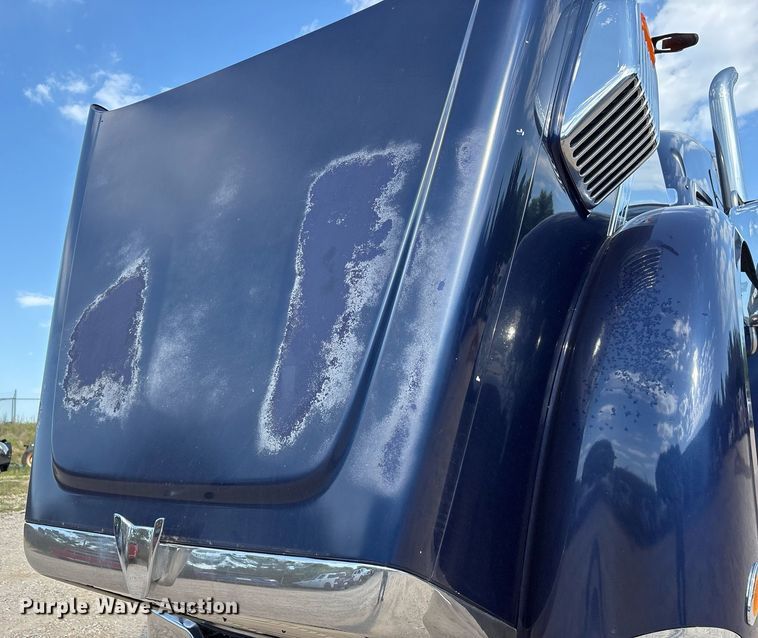 image for item OK9495 2013 Freightliner Coronado glider kit semi truck