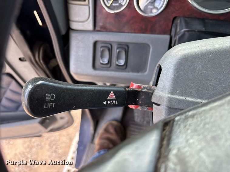 image for item OK9495 2013 Freightliner Coronado glider kit semi truck