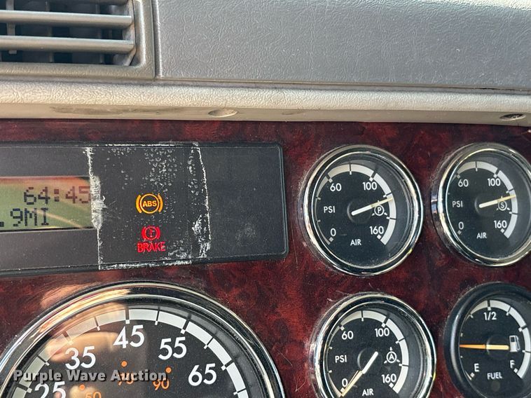 image for item OK9495 2013 Freightliner Coronado glider kit semi truck