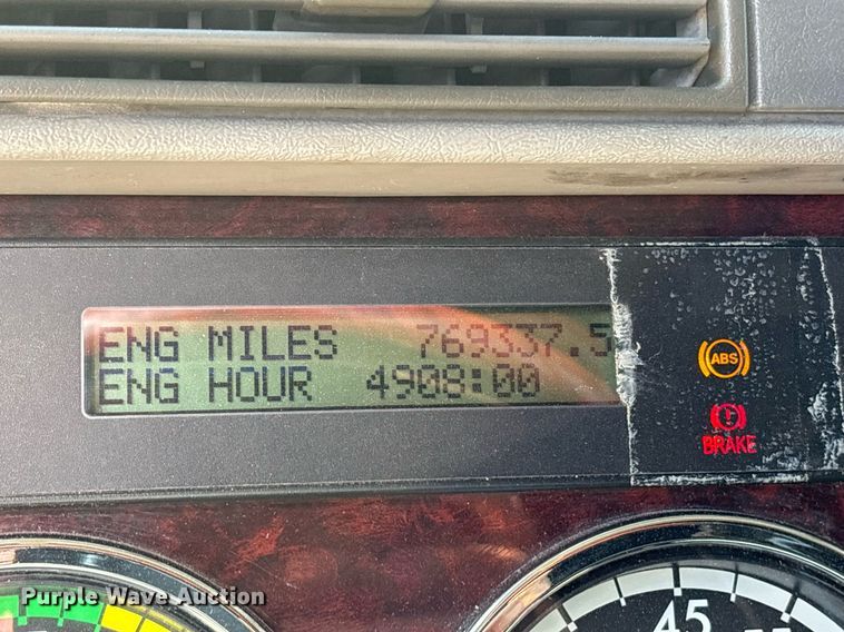 image for item OK9495 2013 Freightliner Coronado glider kit semi truck