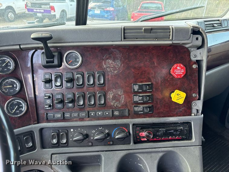 image for item OK9495 2013 Freightliner Coronado glider kit semi truck