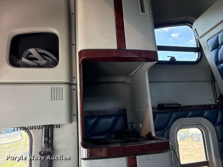 image for item OK9495 2013 Freightliner Coronado glider kit semi truck