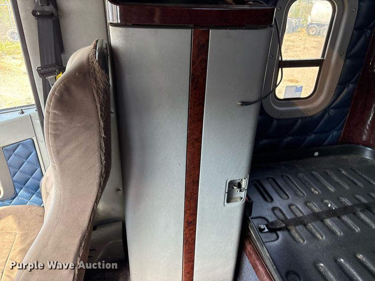 image for item OK9495 2013 Freightliner Coronado glider kit semi truck