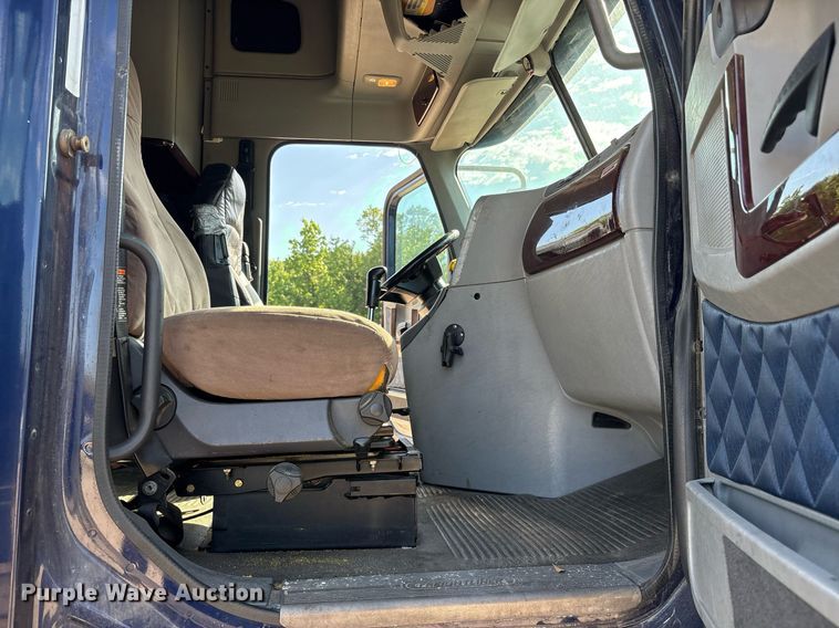 image for item OK9495 2013 Freightliner Coronado glider kit semi truck