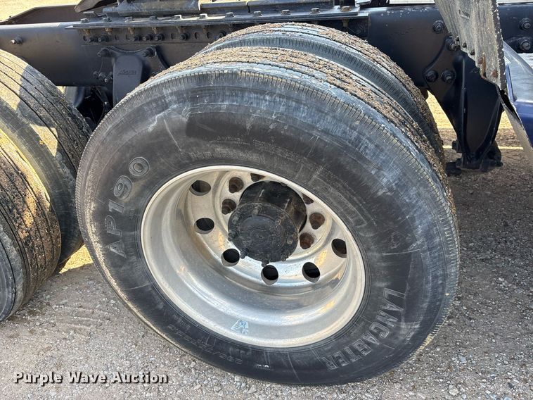 image for item OK9495 2013 Freightliner Coronado glider kit semi truck