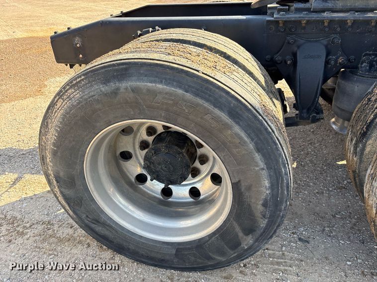 image for item OK9495 2013 Freightliner Coronado glider kit semi truck