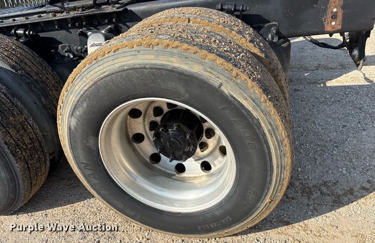 image for item OK9495 2013 Freightliner Coronado glider kit semi truck