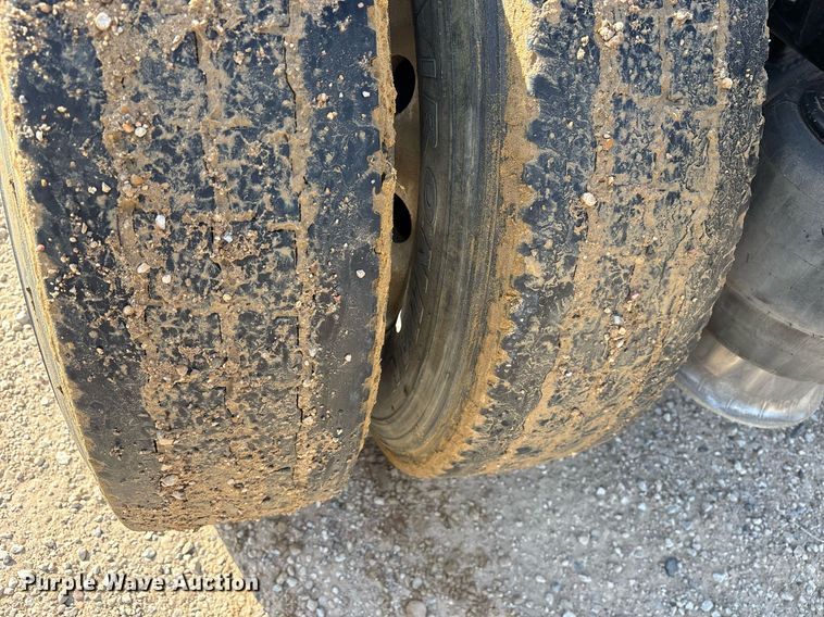 image for item OK9495 2013 Freightliner Coronado glider kit semi truck