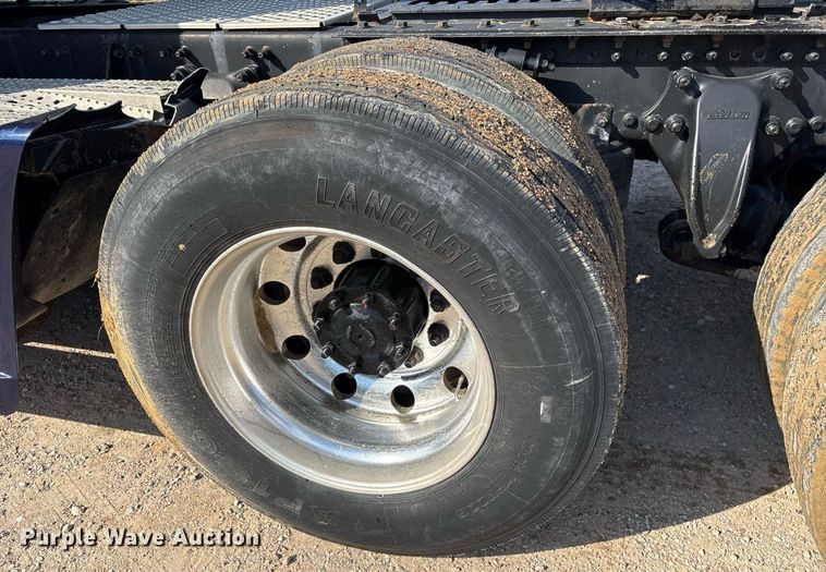 image for item OK9495 2013 Freightliner Coronado glider kit semi truck