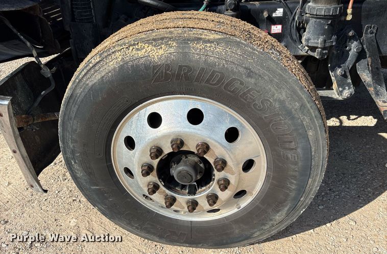 image for item OK9495 2013 Freightliner Coronado glider kit semi truck