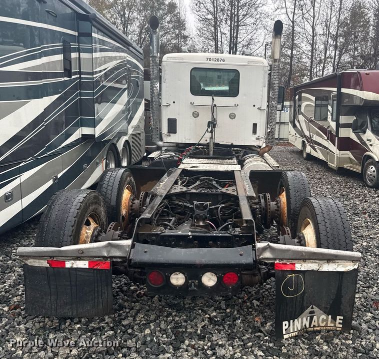 image for item YA0138 2017 Kenworth T880 semi truck