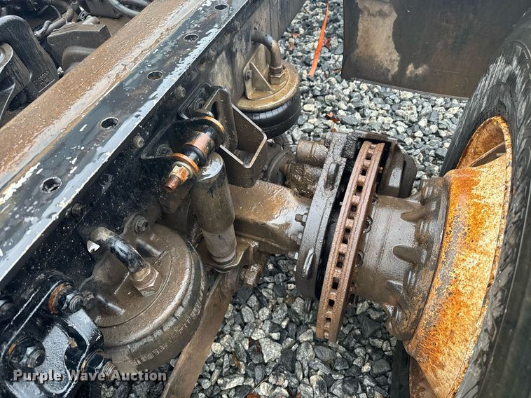 image for item YA0138 2017 Kenworth T880 semi truck