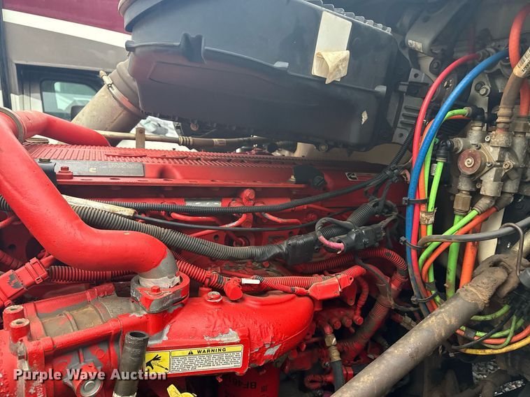 image for item YA0138 2017 Kenworth T880 semi truck