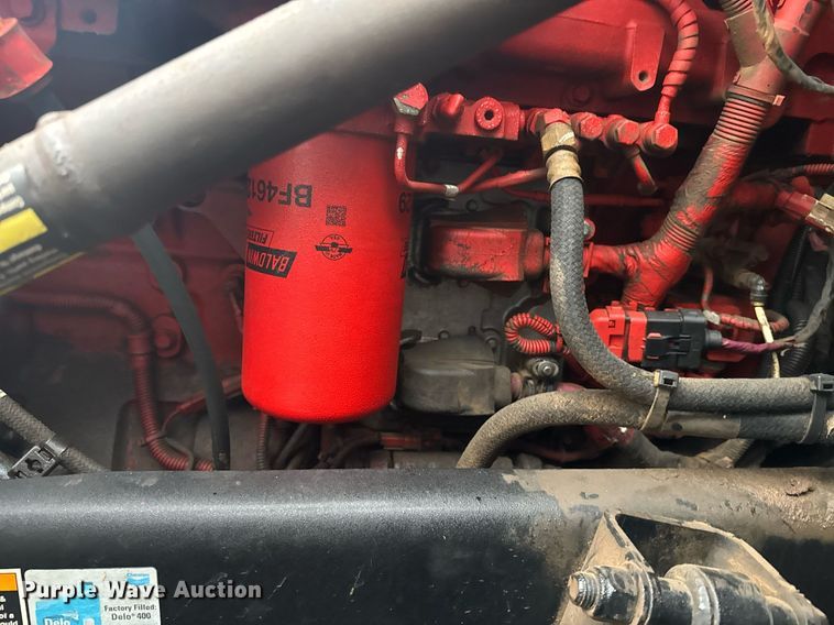 image for item YA0138 2017 Kenworth T880 semi truck