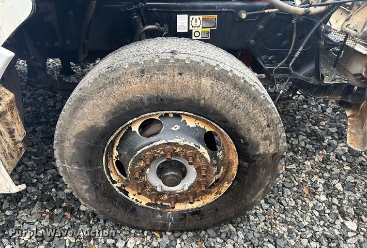 image for item YA0138 2017 Kenworth T880 semi truck