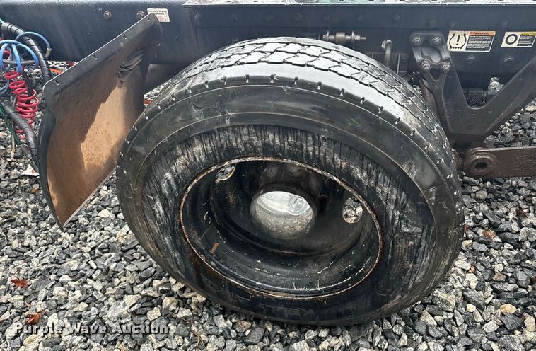 image for item YA0138 2017 Kenworth T880 semi truck