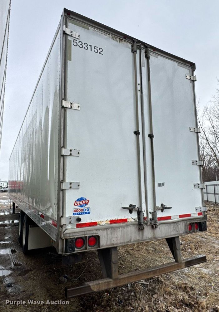 image for item YA0363 2013 Utility dry van trailer