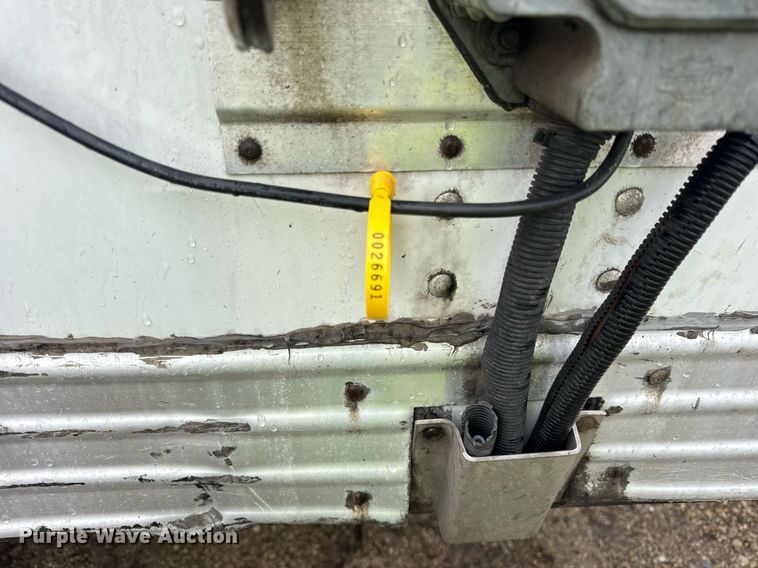 image for item YA0363 2013 Utility dry van trailer