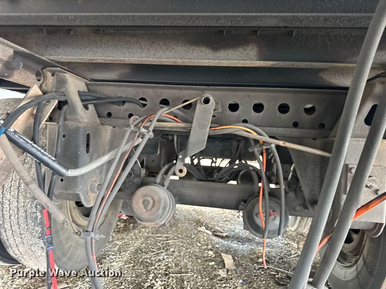 image for item YA0363 2013 Utility dry van trailer