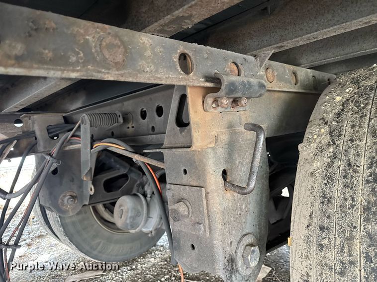 image for item YA0363 2013 Utility dry van trailer