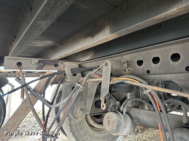 image for item YA0363 2013 Utility dry van trailer