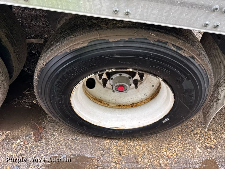 image for item YA0363 2013 Utility dry van trailer