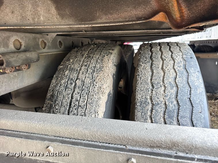 image for item YA0363 2013 Utility dry van trailer