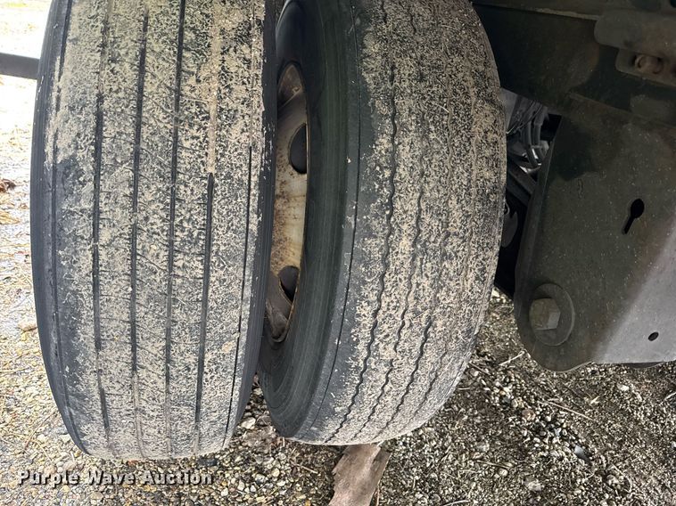 image for item YA0363 2013 Utility dry van trailer