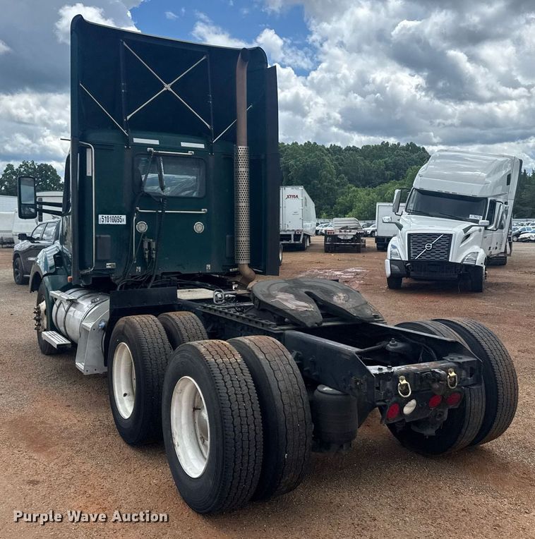 image for item YA0413 2019 Kenworth T680 semi truck