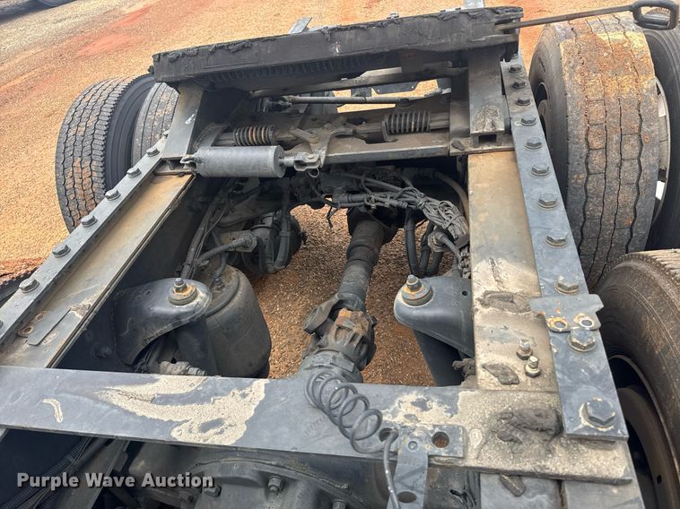 image for item YA0413 2019 Kenworth T680 semi truck