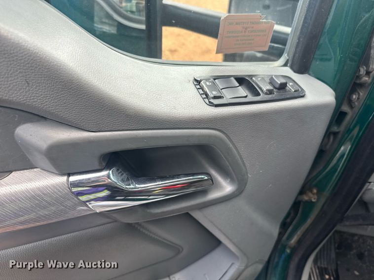 image for item YA0413 2019 Kenworth T680 semi truck