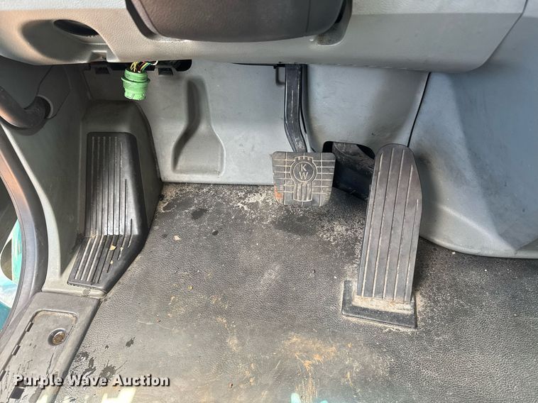 image for item YA0413 2019 Kenworth T680 semi truck