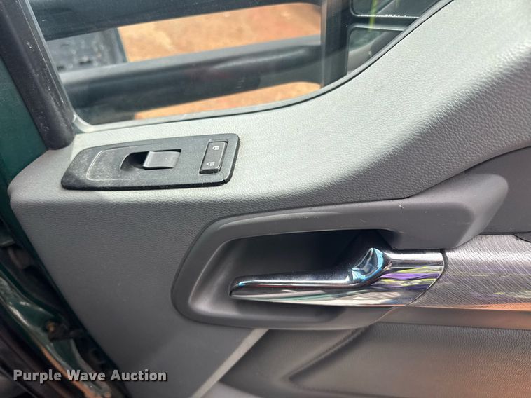 image for item YA0413 2019 Kenworth T680 semi truck