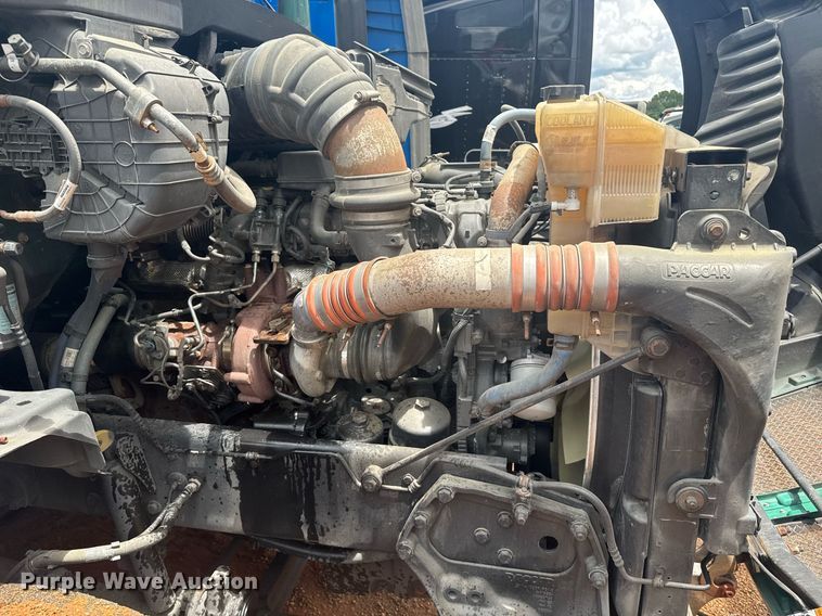 image for item YA0413 2019 Kenworth T680 semi truck