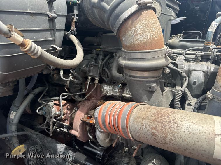 image for item YA0413 2019 Kenworth T680 semi truck