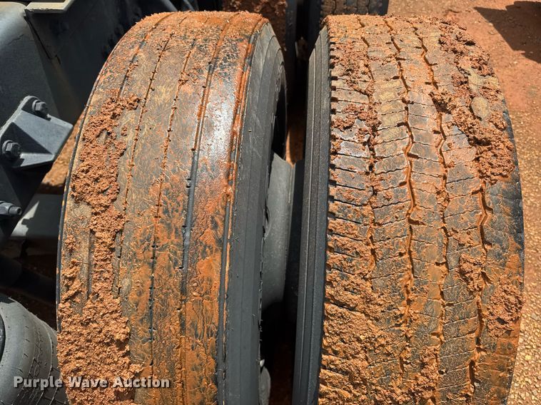 image for item YA0413 2019 Kenworth T680 semi truck