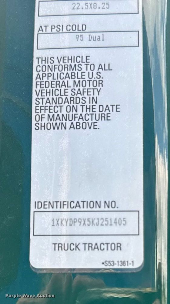 image for item YA0413 2019 Kenworth T680 semi truck