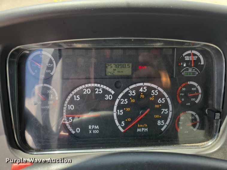 image for item YA0492 2012 Freightliner  Business Class M2 106 box truck