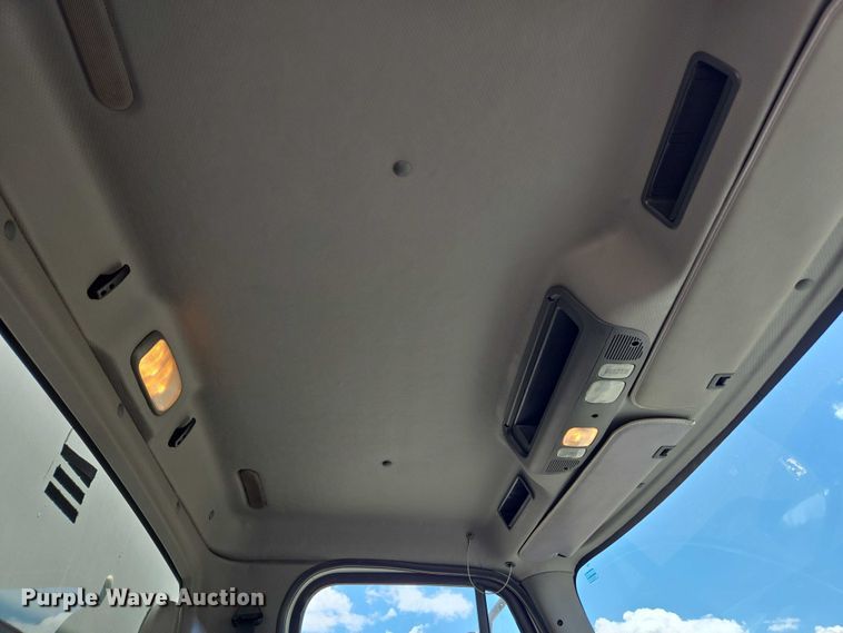 image for item YA0492 2012 Freightliner  Business Class M2 106 box truck