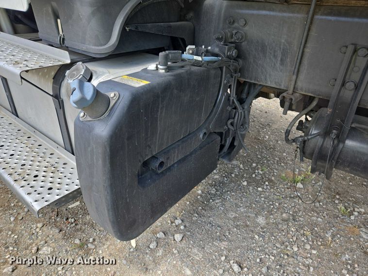 image for item YA0493 2012 Freightliner Business Class M2 106 box truck